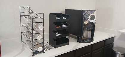 Red Roof Inn & Suites Euless - DFW Airport Southwest