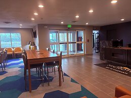 Microtel Inn & Suites by Wyndham Denver Airport