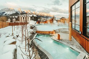 Everwild Canmore Hotel