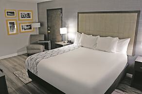 La Quinta Inn & Suites by Wyndham Raleigh Downtown North