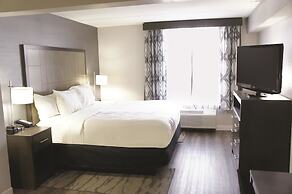 La Quinta Inn & Suites by Wyndham Raleigh Downtown North