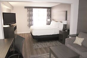 La Quinta Inn & Suites by Wyndham Raleigh Downtown North