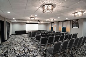 La Quinta Inn & Suites by Wyndham Raleigh Downtown North