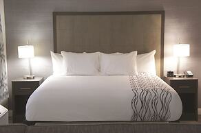 La Quinta Inn & Suites by Wyndham Raleigh Downtown North