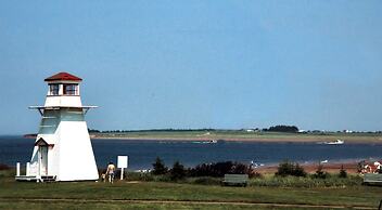 Holiday Inn Express & Suites Charlottetown by IHG