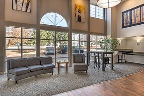 Best Western Plus Peak Vista Inn & Suites