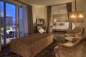 International House Hotel