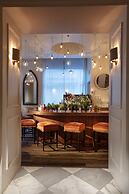 International House Hotel