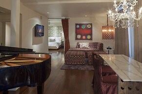 International House Hotel