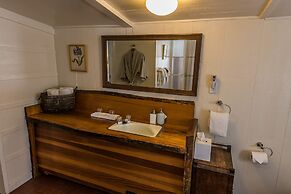 The Inn at Schoolhouse Creek