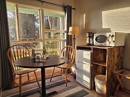 The Inn at Schoolhouse Creek
