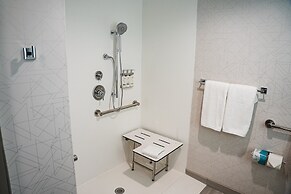 Holiday Inn Express Hotel & Suites West Chester by IHG