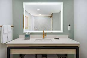 Beal House Fort Walton Beach, Tapestry Collection by Hilton