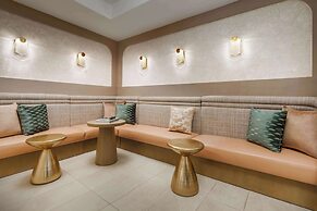 Beal House Fort Walton Beach, Tapestry Collection by Hilton