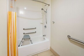 La Quinta Inn & Suites by Wyndham LaGrange / I-85