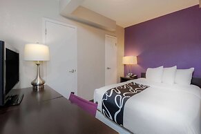 La Quinta Inn & Suites by Wyndham New York City Central Park