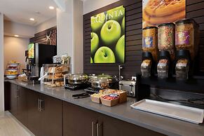 La Quinta Inn & Suites by Wyndham New York City Central Park