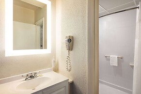 Howard Johnson by Wyndham Ocean City Oceanfront