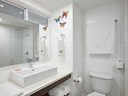 Butterfly Beach Hotel