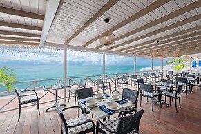 Butterfly Beach Hotel