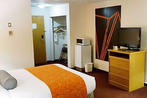 Howard Johnson by Wyndham Fort St. John