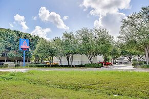 Studio 6 Houston, TX - Hobby South