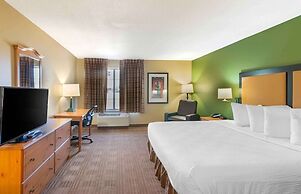 Extended Stay America Suites Kansas City Country Club Plaza