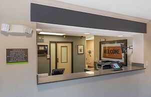 Extended Stay America Suites Kansas City Country Club Plaza