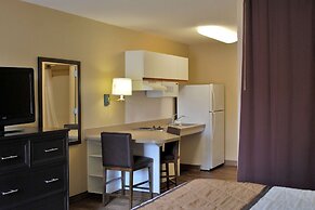 Extended Stay America Suites Kansas City Country Club Plaza