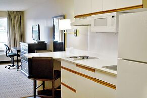 Extended Stay America Suites Kansas City Country Club Plaza