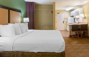 Extended Stay America Suites Kansas City Country Club Plaza
