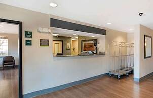 Extended Stay America Suites Kansas City Country Club Plaza