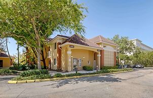 Extended Stay America Suites Miami Airport Doral