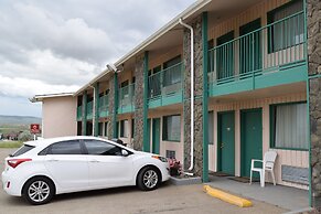 Travelers Inn & Suites