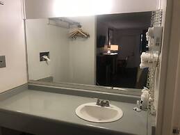 Travelers Inn & Suites