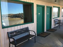 Travelers Inn & Suites