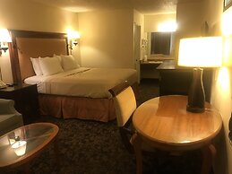Travelers Inn & Suites