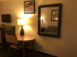 Travelers Inn & Suites