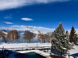 Lakeside Lodge And Suites