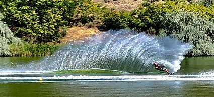 Lakeside Lodge And Suites