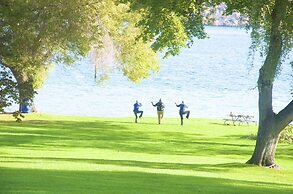 Lakeside Lodge And Suites