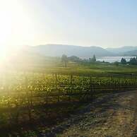 Lakeside Lodge And Suites