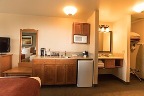 Lakeside Lodge And Suites