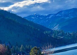 Lakeside Lodge And Suites