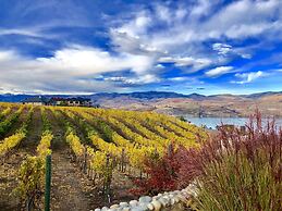 Lakeside Lodge And Suites