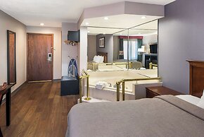 Quality inn & Suites Cincinnati I-275