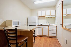 HomeTowne Studios by Red Roof Phoenix - Dunlap Ave