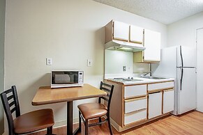 HomeTowne Studios by Red Roof Phoenix - Dunlap Ave