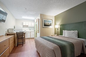 HomeTowne Studios by Red Roof Phoenix - Dunlap Ave