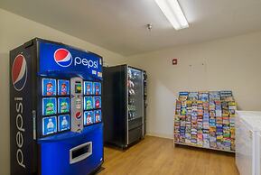 HomeTowne Studios By Red Roof Denver - Glendale/ Cherry Creek